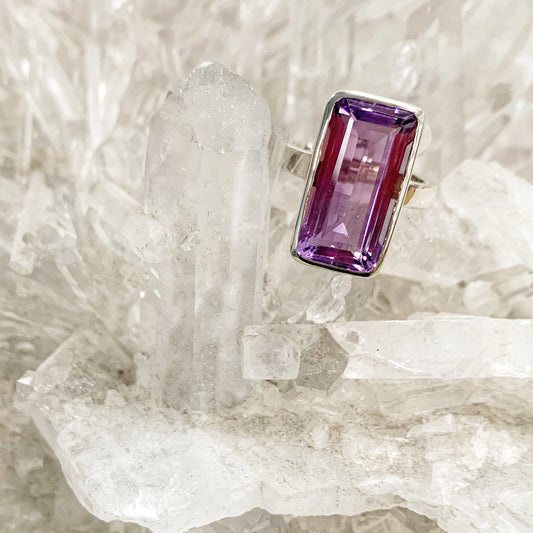 Amethyst ring, large faceted stone, sterling silver, quartz crystal display